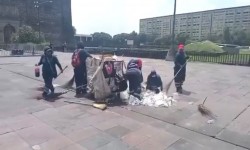ALCALDIA CUAUHTEMOC RECOLECTA 2 MIL 500 KG DE BASURA EN LA PLAZA DE LAS TRES CULTURAS E INMEDIACIONES