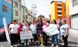 ENTREGA ALE ROJO DE LA VEGA REENCARPETADO EN ATLAMPA Y LUMINARIAS EN LA GUERRERO