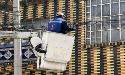 RETIRA CUAUHTEMOC 500 METROS DE CABLEADO EN DESUSO EN LA OBRERA