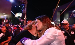 6 MIL PERSONAS FESTEJARON CON ALE ROJO DE LA VEGA EN EL ?A TODA MADRE FEST?